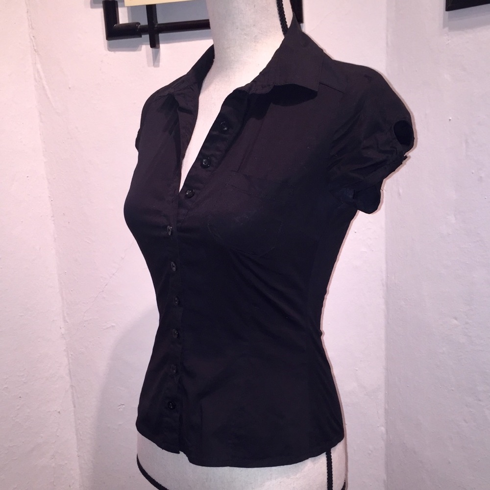 H&M black button down top - Picture 3 of 4